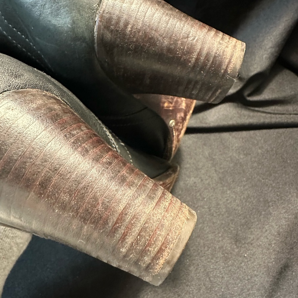 Ladies Frye leather Fiona heeled dress boot size 10 - Picture 4 of 6